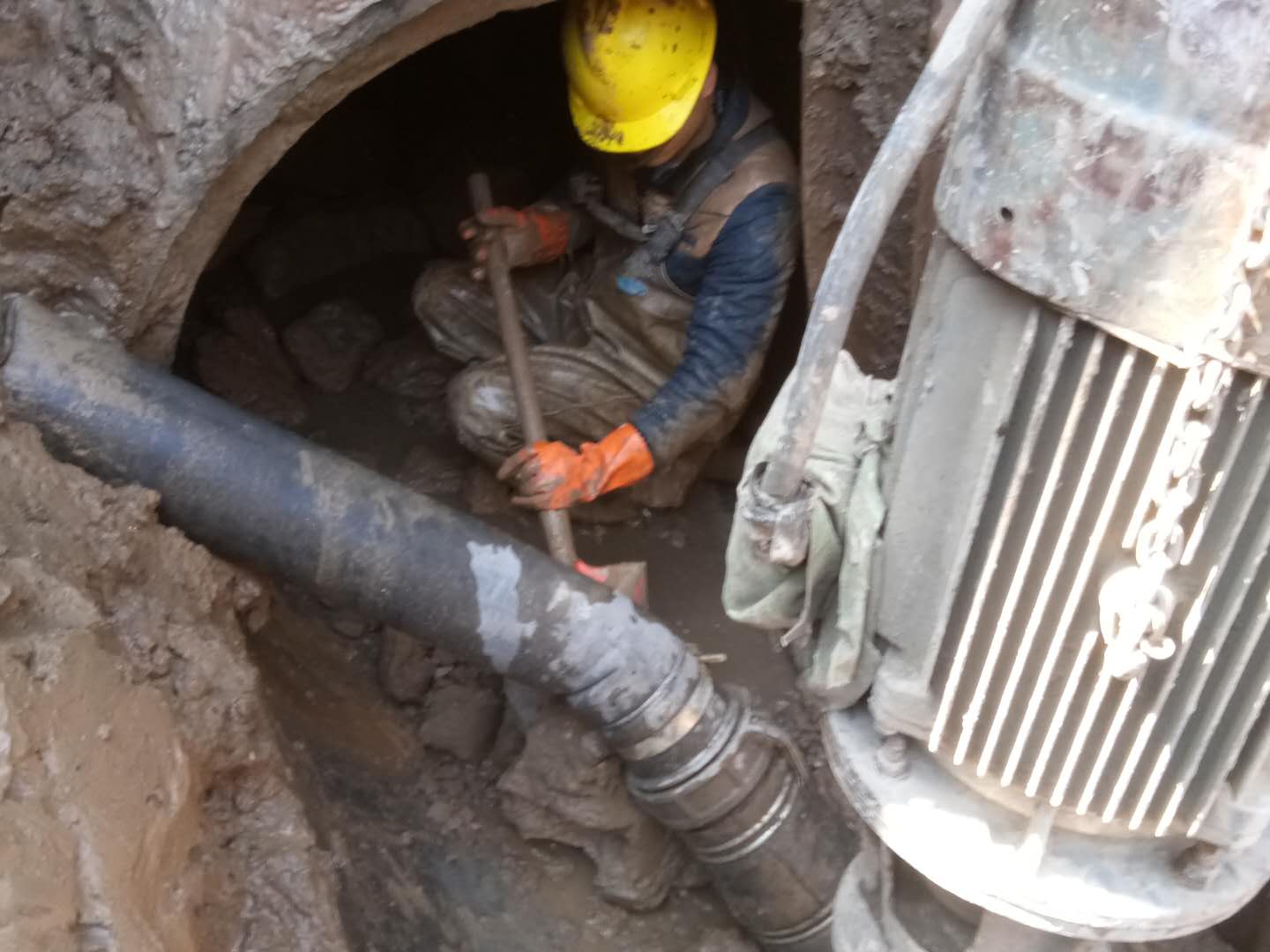 南口街道管道清淤